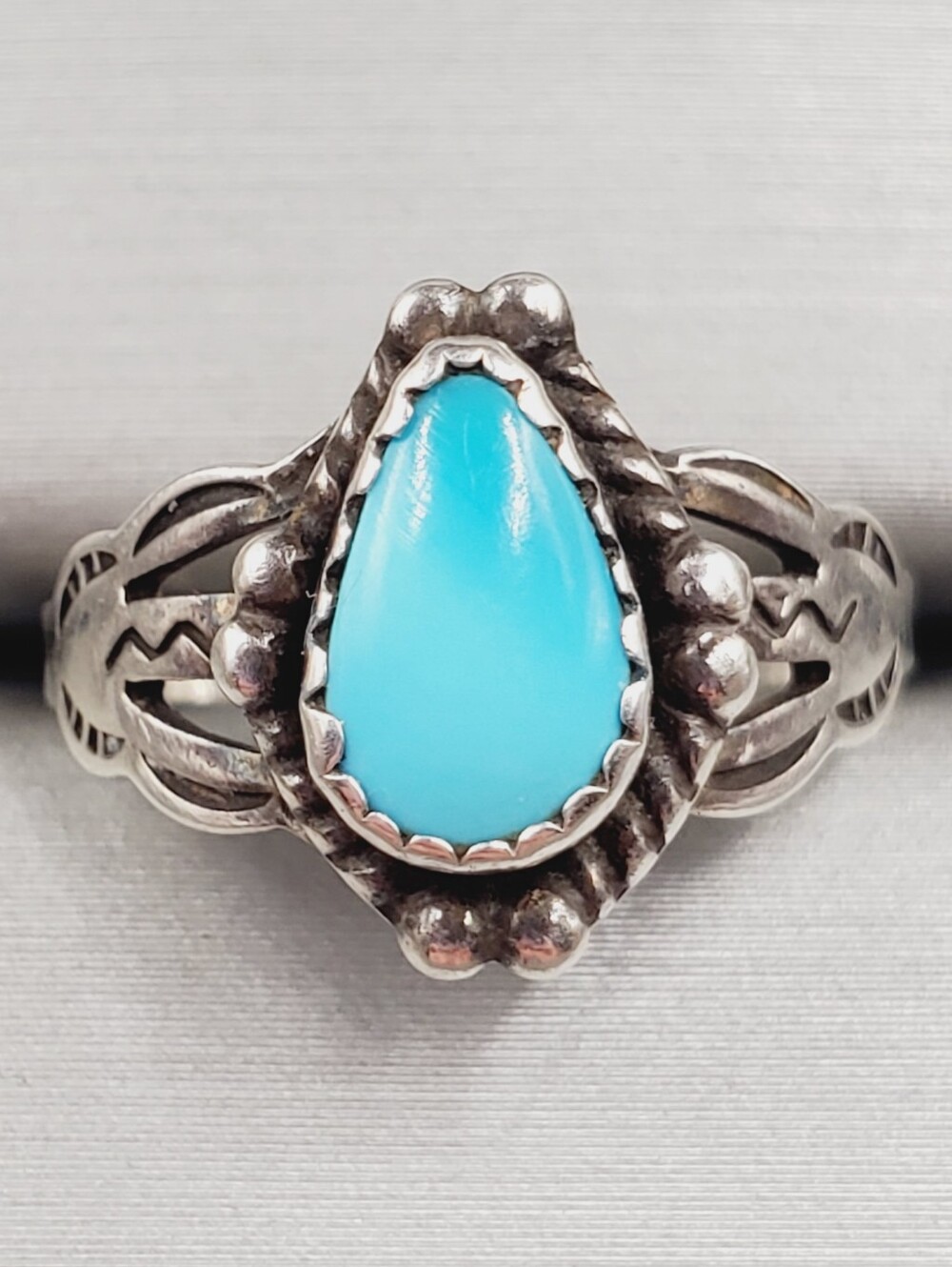 Sterling Silver Teardrop Turquoise Vintage Ring - Blue